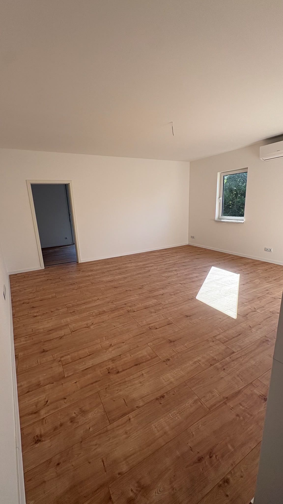 Wohnraum mit Eichenboden