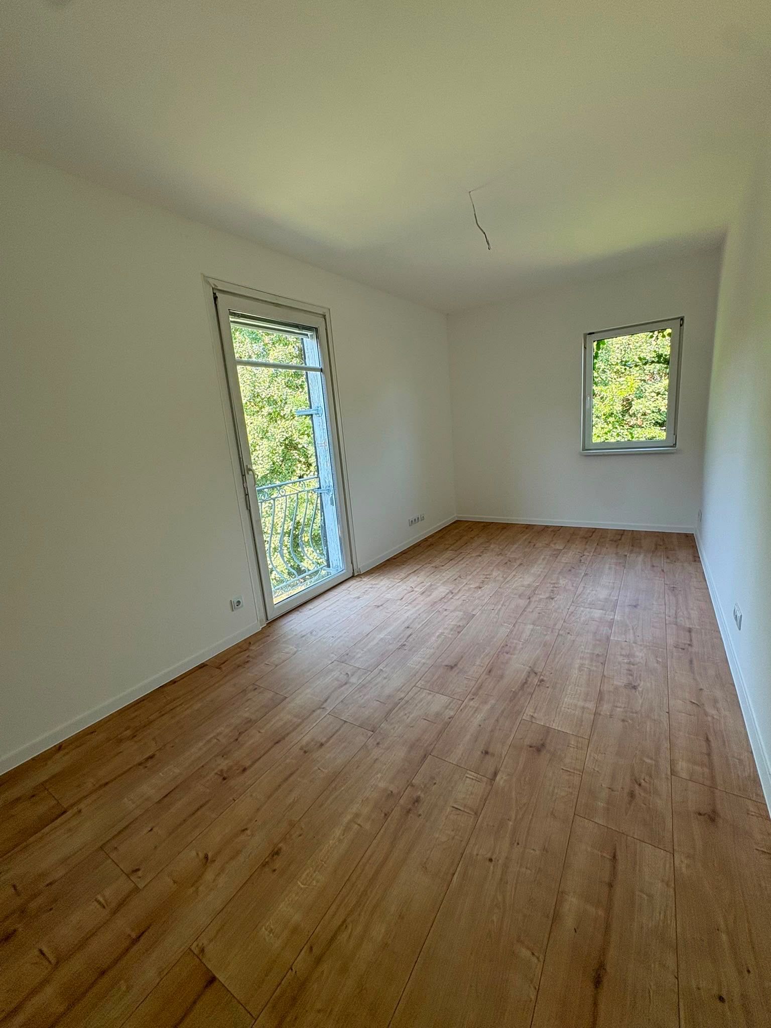Zimmer mit Balkontür